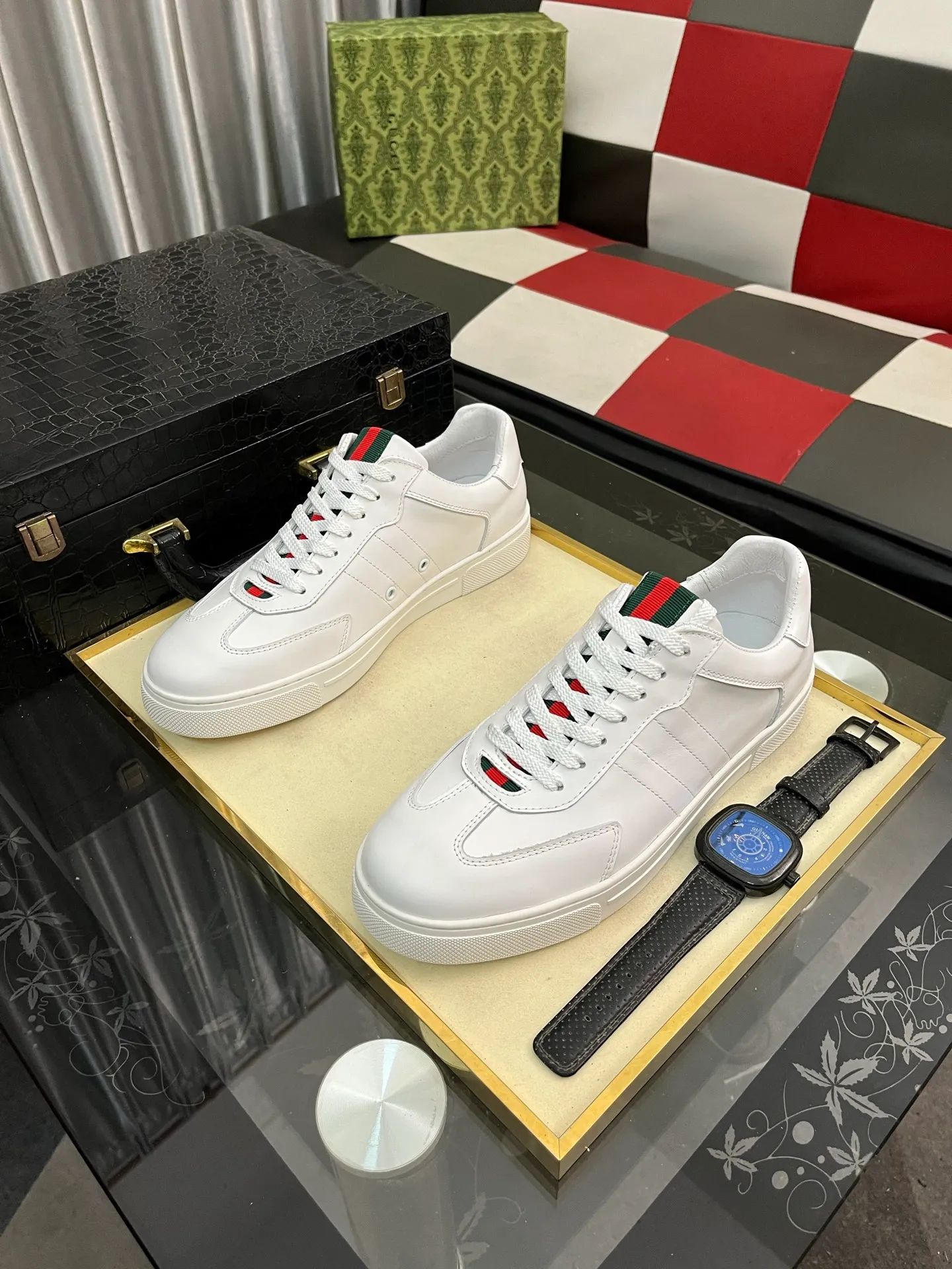 Men's shoes 💰400⌚️⌚️Gucci •Gucci original quality.~ Unique modern style sneakers. 🏃A must-have casual shoe for trendy men😍😍 Original brand imported from Italy, imported original leather, sheep lining (refuses to discolor and grind feet) Sole: Original sole provided by the original factory, French lazy style design ⚠️Fit to the feet, original quality, super comfortable original sole. Just like shooting the real thing🎬The real thing is better, code number: 38-442️⃣colors available